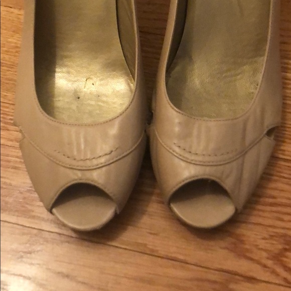 Stuart Weitzman peep toe Nude block heels - Picture 6 of 8